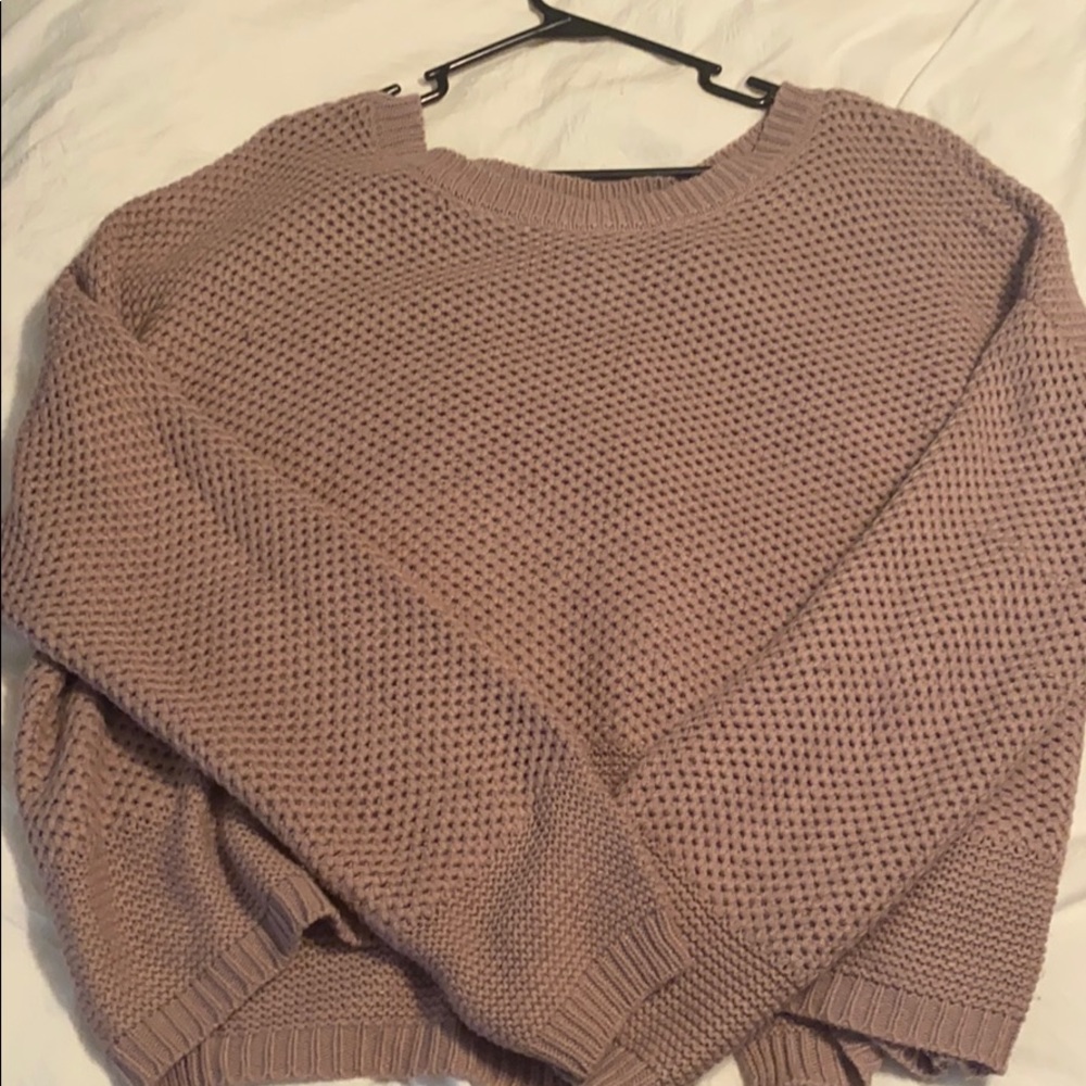 Cropped sweater with open back